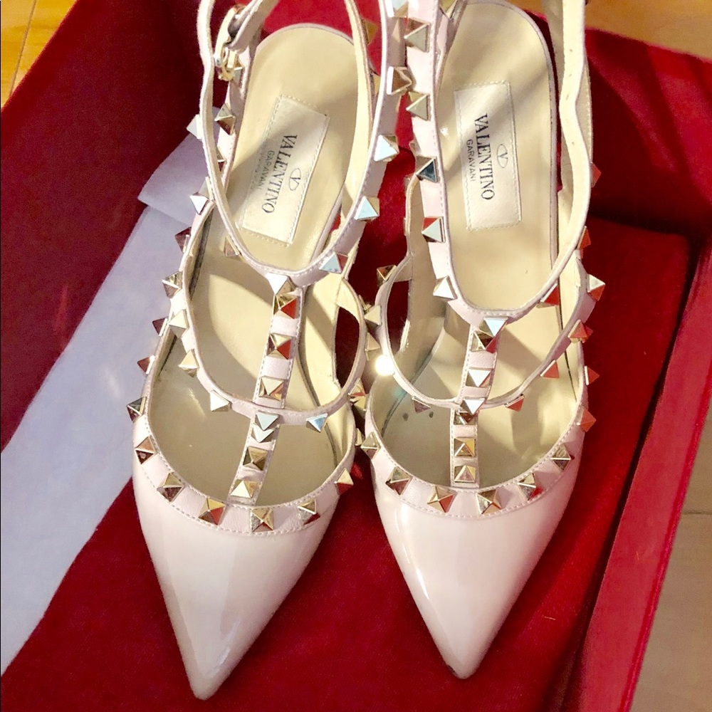 ❌SOLD❌ Valentino Rock Stud heels